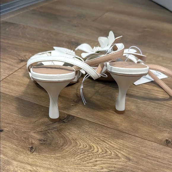 A New Day White Floral Sandals - Picture 2 of 2